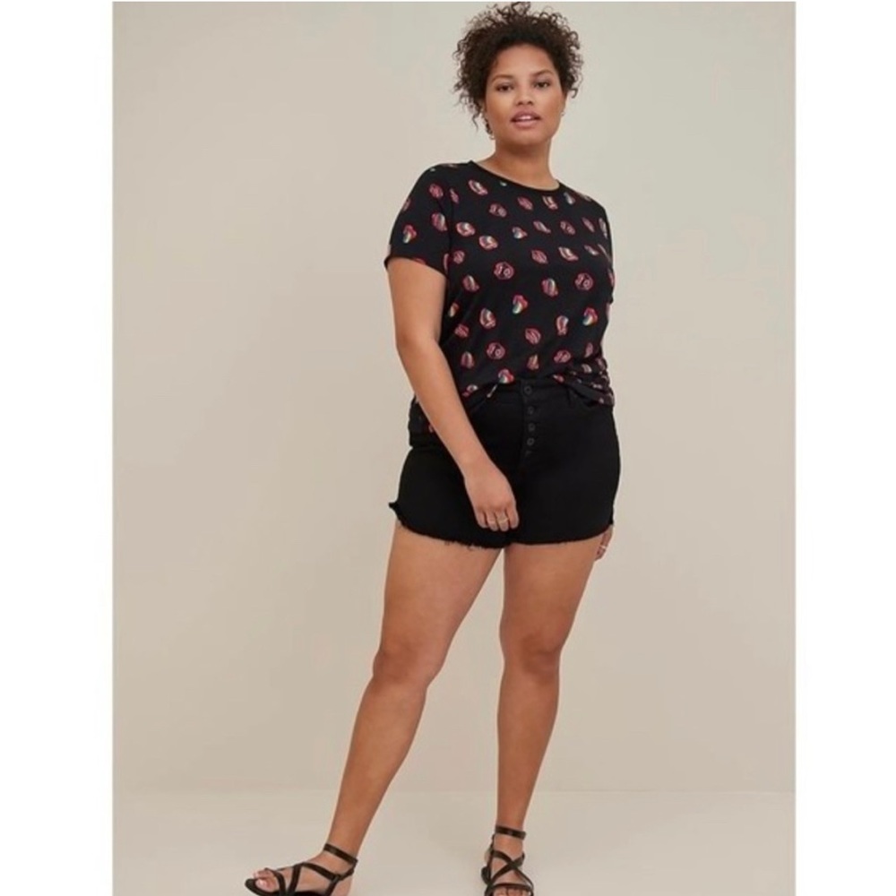 Torrid PRIDE Lips SS Vintage Tee 3X/22-24 - Picture 5 of 7